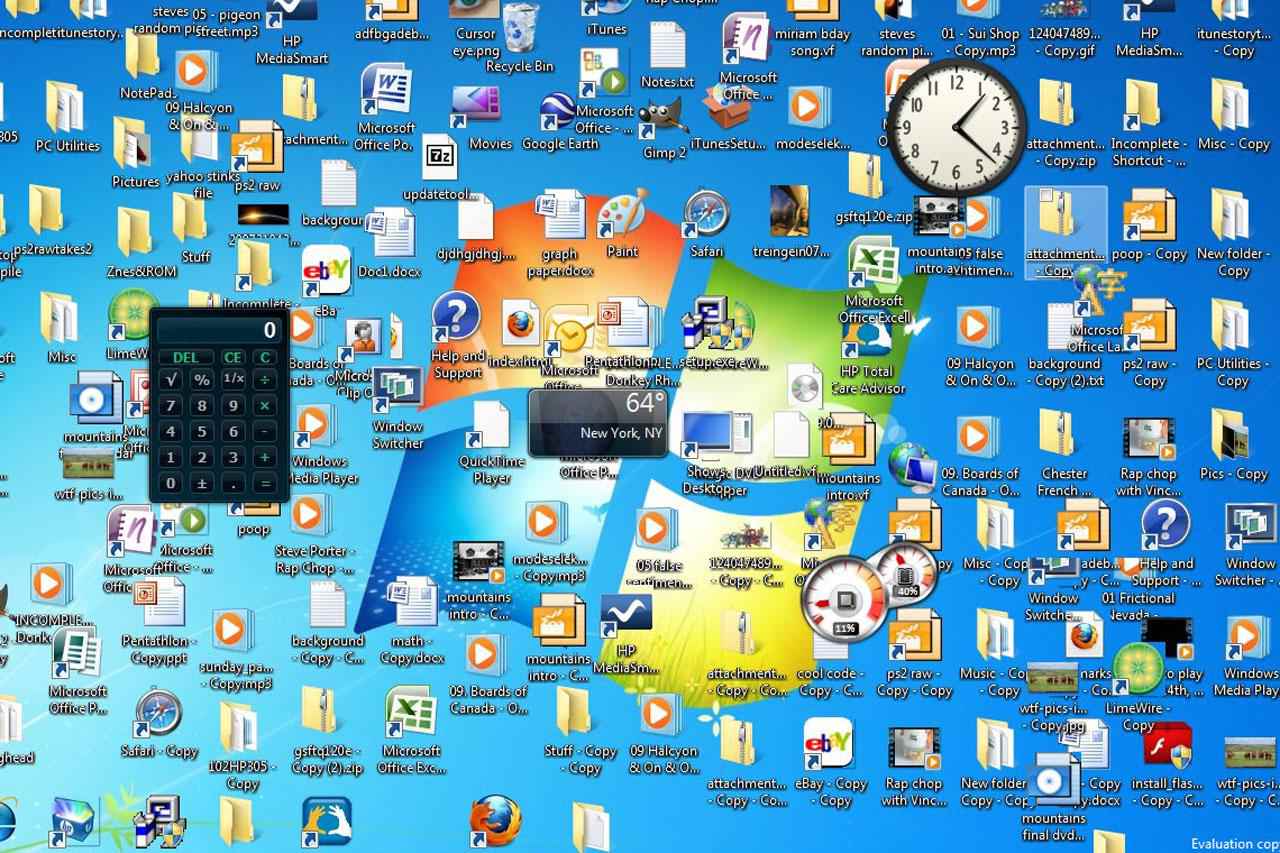 messy desktop-src-https://www.lifewire.com/sync-windows-desktop-with-onedrive-4126015